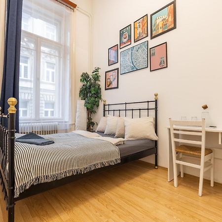 Gellerico Rooms At Rakoczi Square Budapest Bagian luar foto