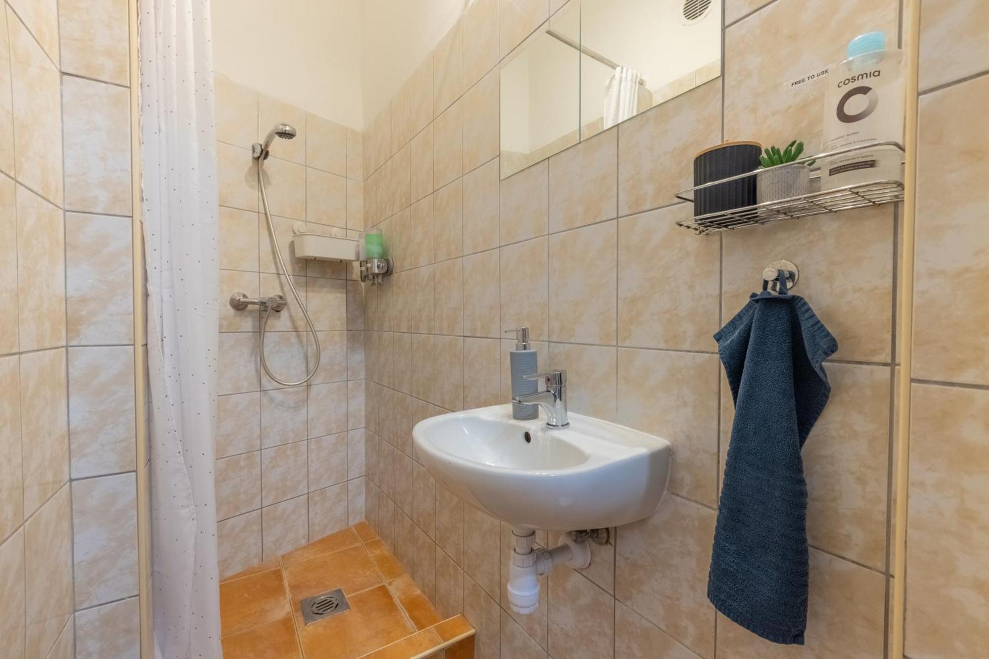 Gellerico Rooms At Rakoczi Square Budapest Bagian luar foto