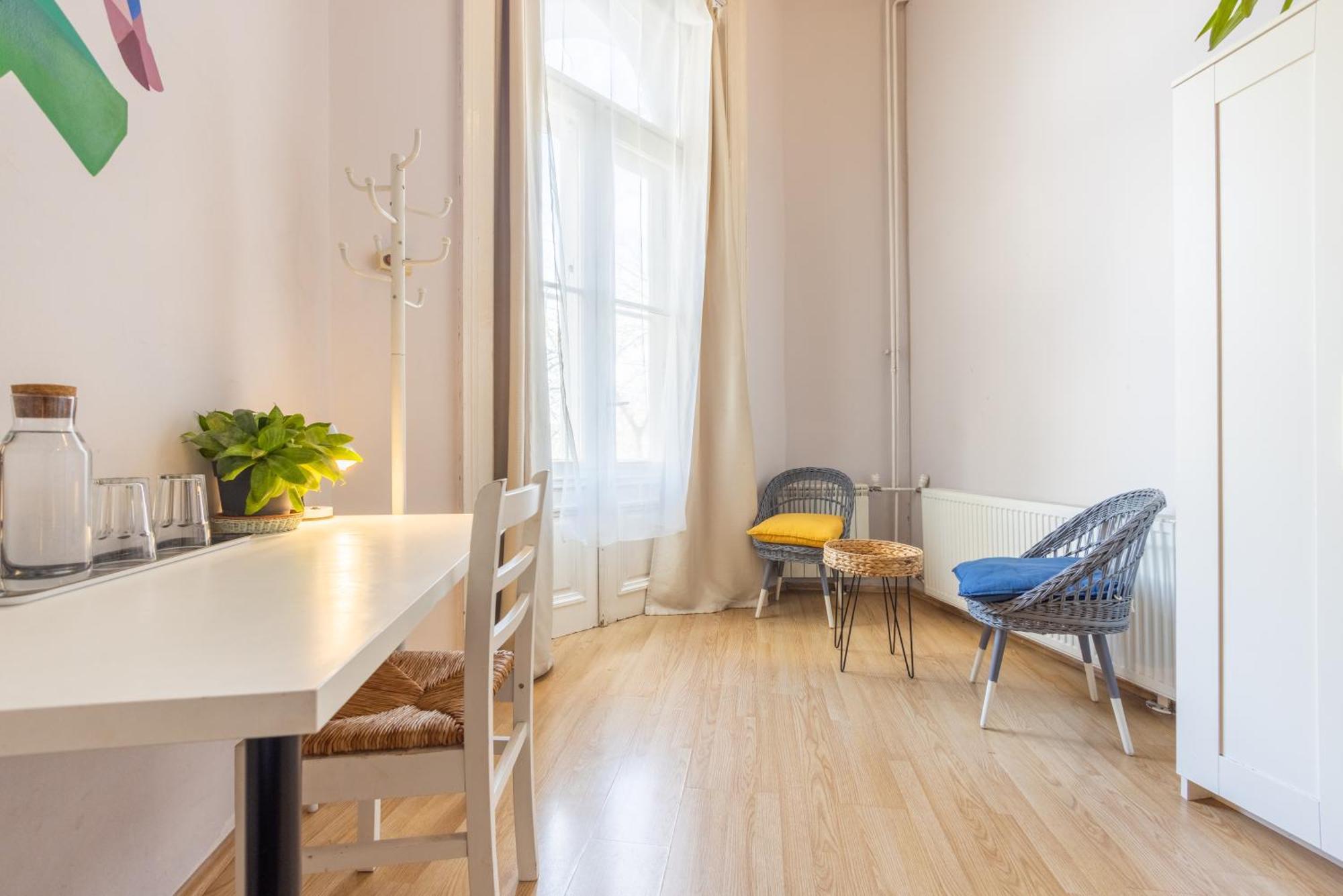 Gellerico Rooms At Rakoczi Square Budapest Bagian luar foto